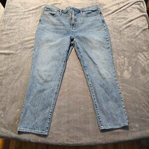 Madewell Straight Leg Women’s Jeans in Light Blue Wash